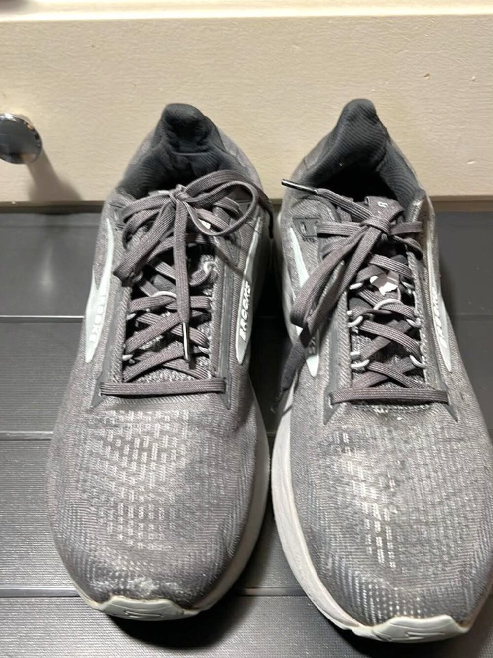 Brooks Revel 8 Men’s Running Shoes Size 10 (2E Wide)